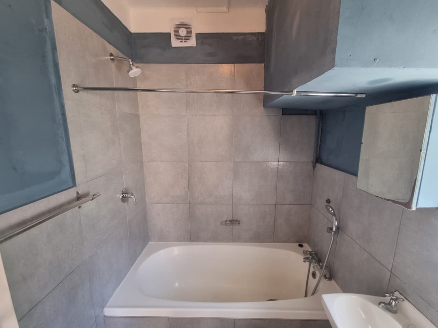 To Let 1 Bedroom Property for Rent in Camps Bay Western Cape